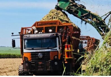 VAMOS leva caminhão semiautônomo para transbordo de cana na Adecoagro. Agronomous é usado no transbordo de cana na safra 2026–2027, com foco em precisão, produtividade e preservação do canavial